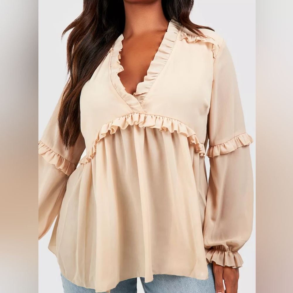 NWT Boohoo Ruffle Detail Plunge Blouse plus size 20 New